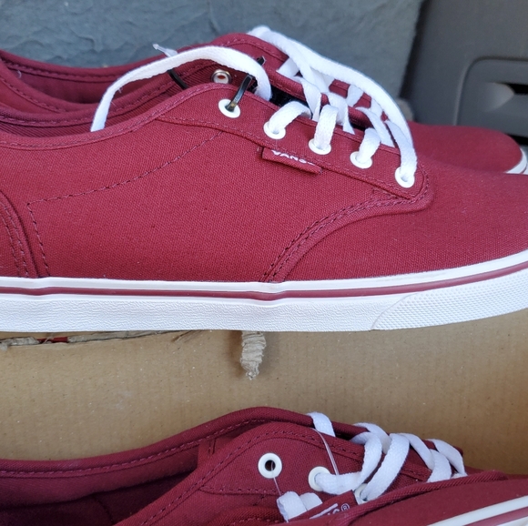 Vans - Picture 2 of 2